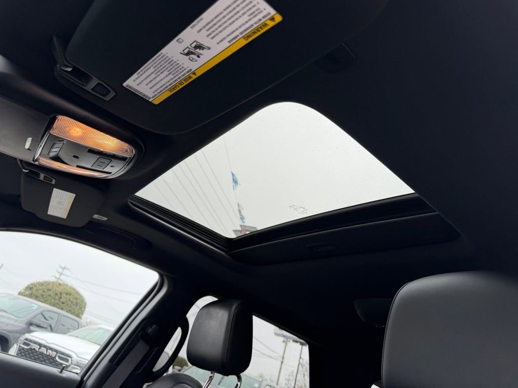 Used 2025 Dodge Durango GT image 30