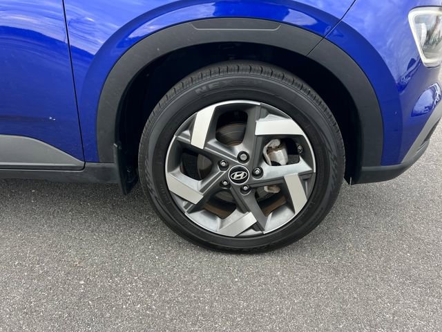 Used 2023 Hyundai Venue Limited image 33