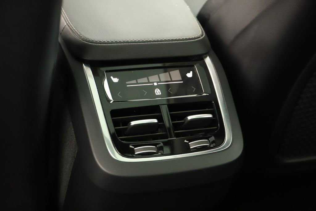 Used 2022 Volvo XC90 T6 Inscription w/ Advanced Package image 23