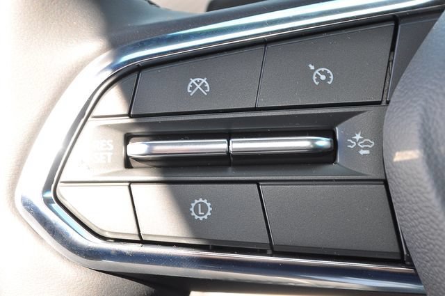 New 2026 Chevrolet Equinox LT w/ Safety and Technology Package FWD image 18