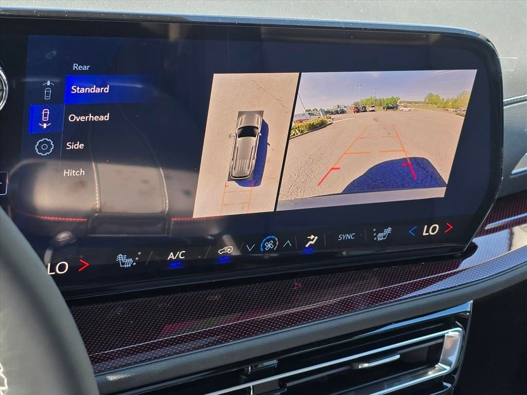 New 2026 Chevrolet Traverse Z71 w/ Enhanced Driving Package image 6