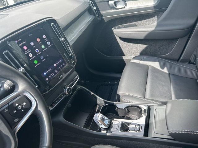 Certified 2025 Volvo XC40 B5 Plus image 19