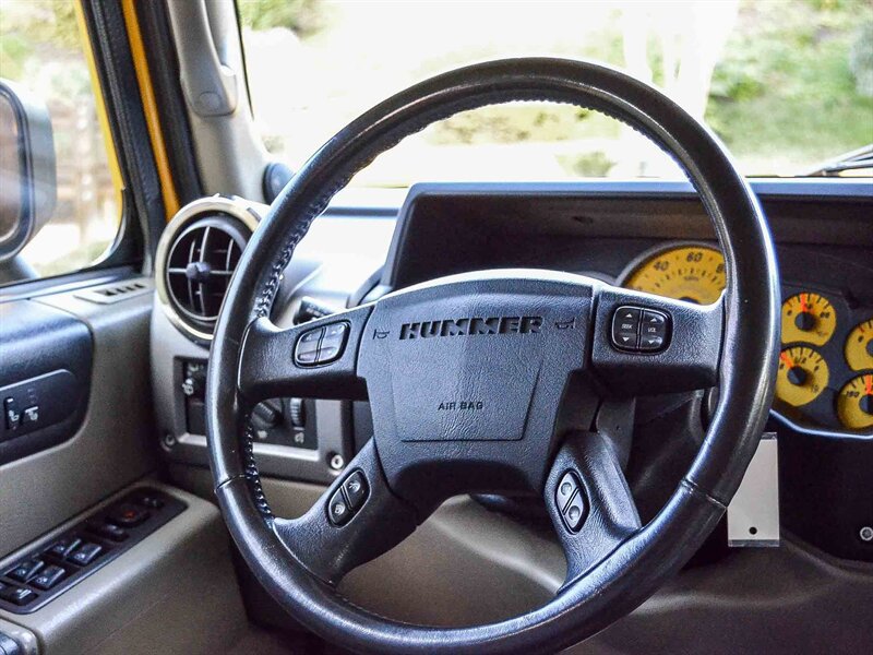 Used 2003 HUMMER H2 w/ Preferred Equipment Group AWD/4WD image 18