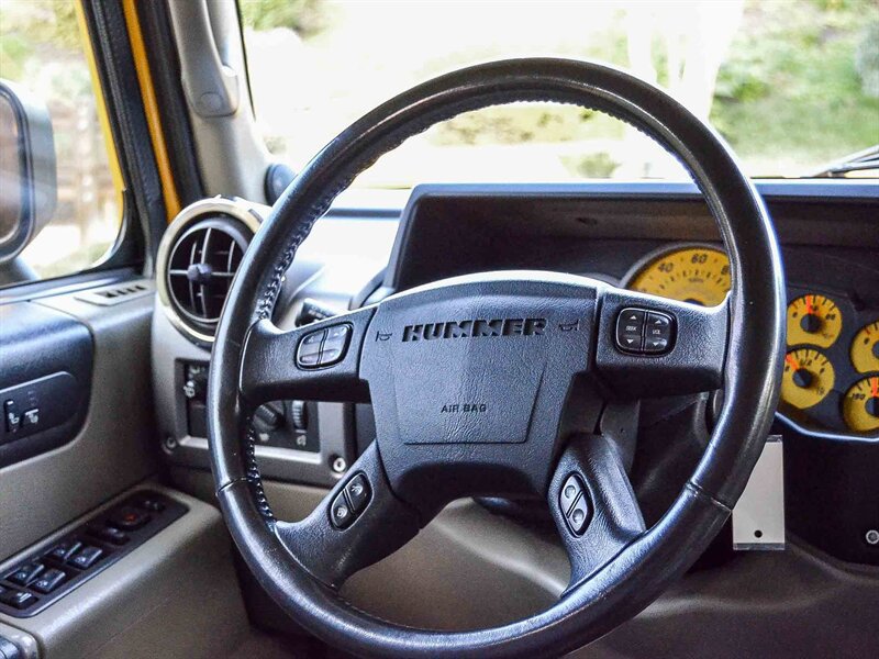 Used 2003 HUMMER H2 w/ Preferred Equipment Group AWD/4WD image 18