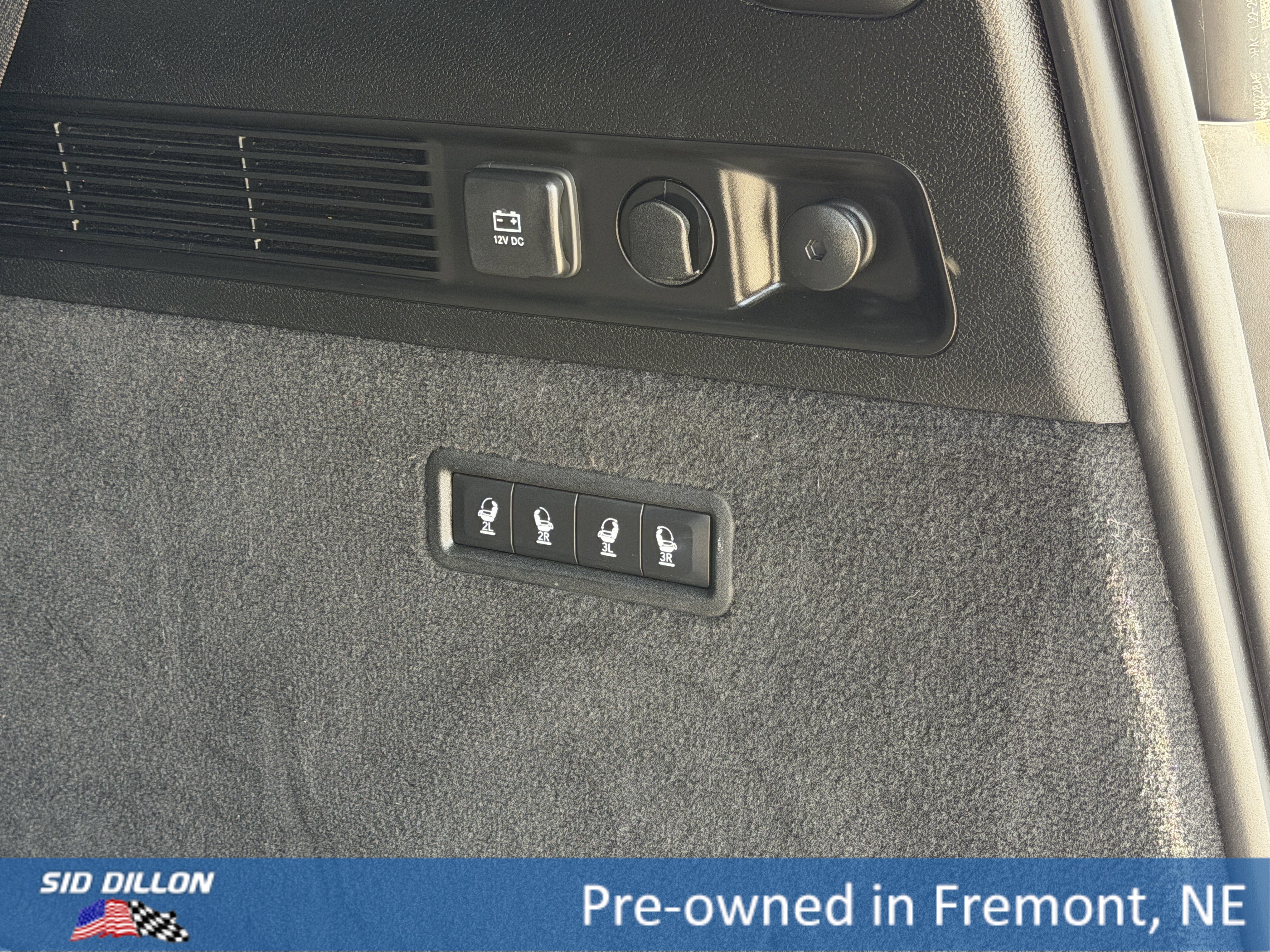 Used 2023 Jeep Grand Wagoneer Series III AWD/4WD image 6