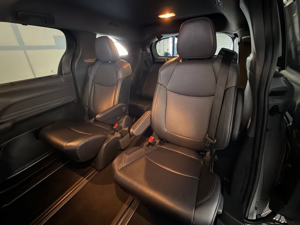 Used 2023 Toyota Sienna XLE Woodland Edition AWD/4WD image 25