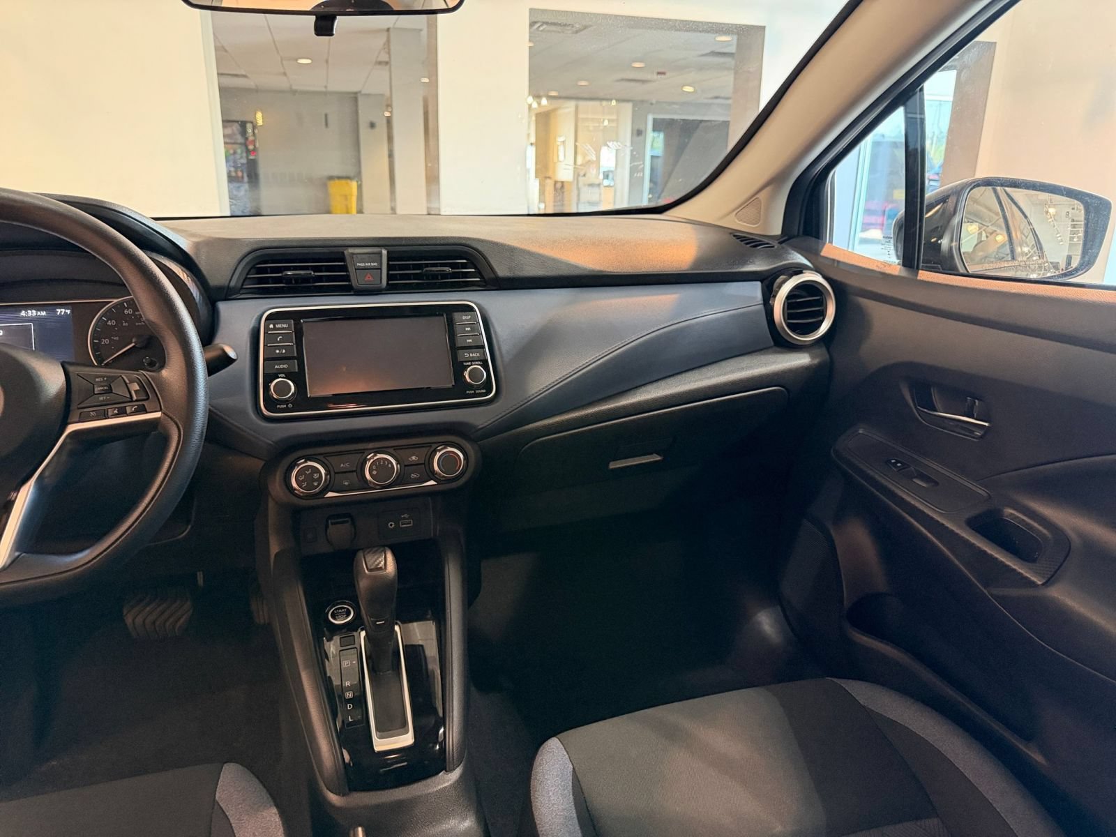 Used 2025 Nissan Versa SV FWD image 33
