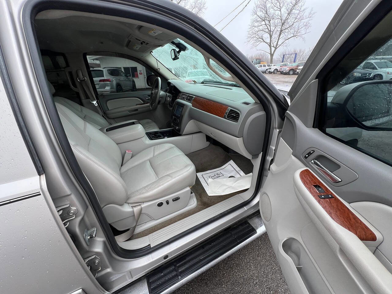 Used 2007 GMC Sierra 1500 SLT w/ SLE/SLT Trailering Package RWD image 12