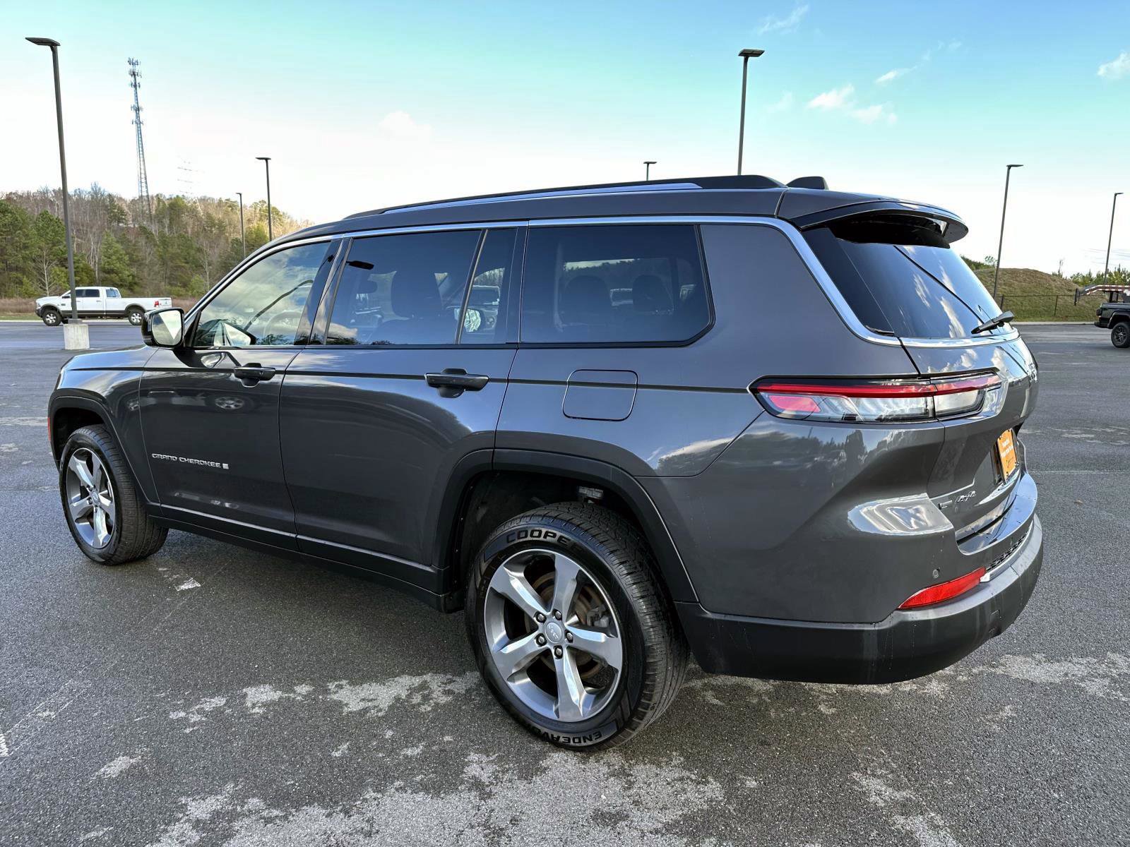 Used 2022 Jeep Grand Cherokee L Limited image 6