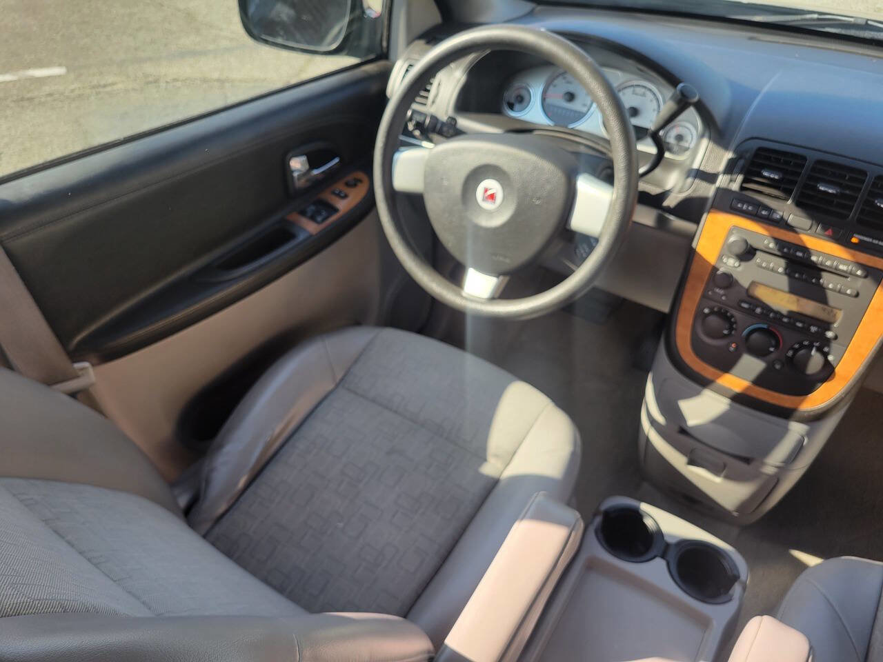 Used 2006 Saturn Relay Level 2 w/ Preferred Pkg image 24