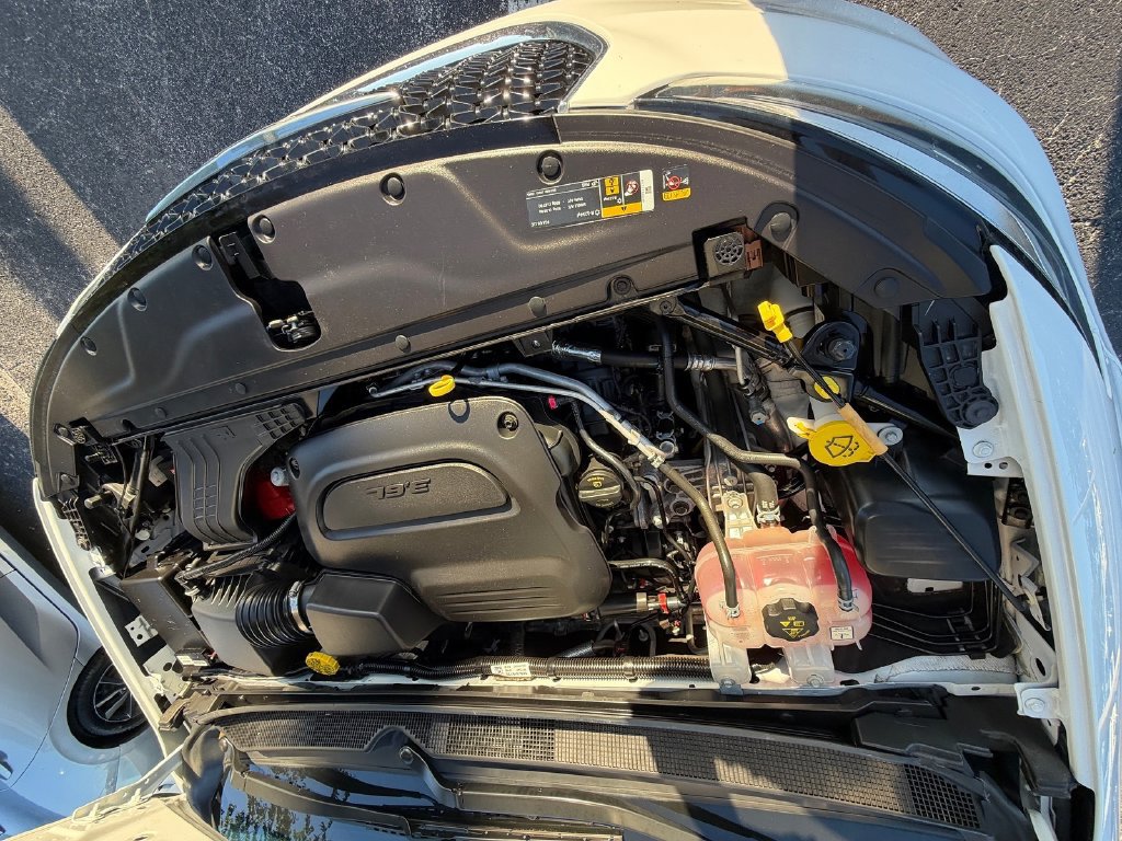 Used 2024 Chrysler Pacifica Touring-L FWD image 23