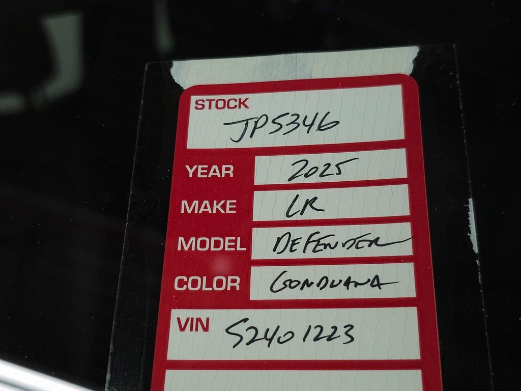 Used 2025 Land Rover Defender 110 S image 39