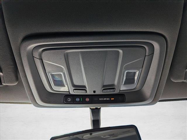 Used 2022 Chevrolet Silverado 2500 Custom w/ Custom Value Package image 15