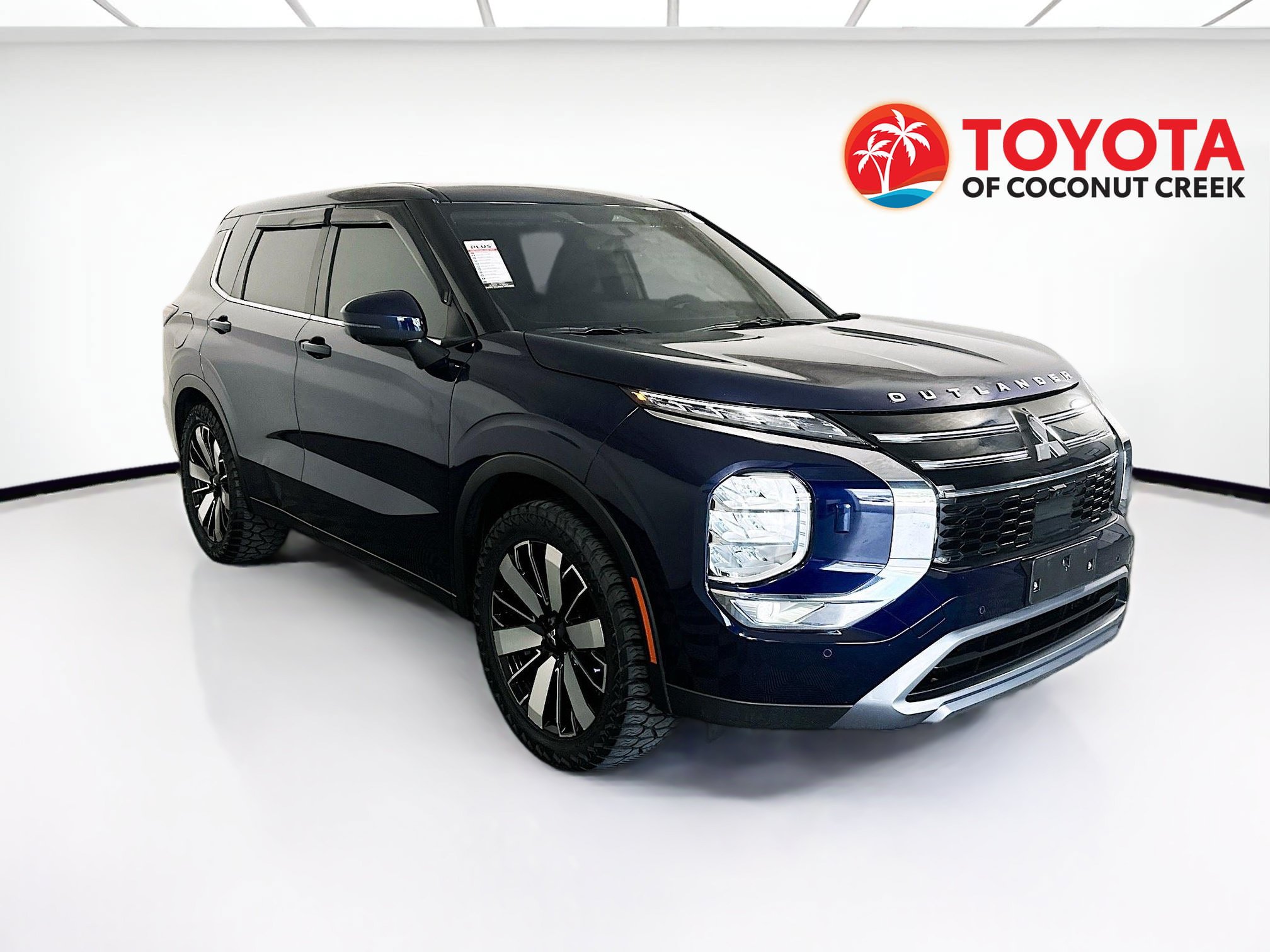 Used 2025 Mitsubishi Outlander SE AWD/4WD image 1