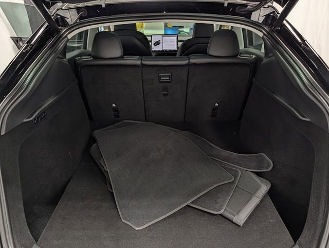 Used 2024 Tesla Model Y Performance image 14
