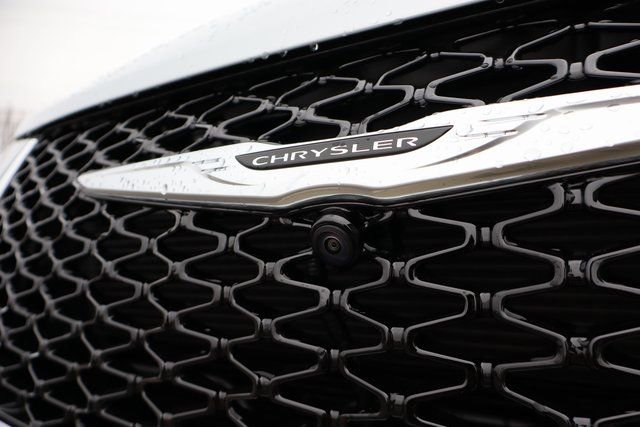 New 2026 Chrysler Pacifica Select FWD image 6