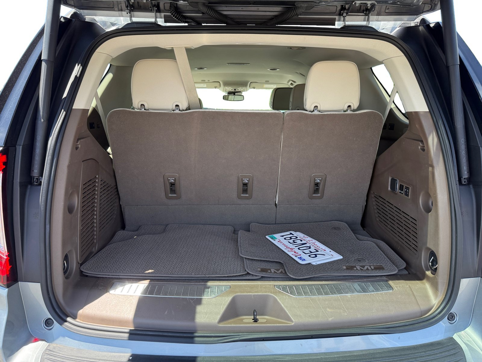 Used 2023 GMC Yukon Denali AWD/4WD image 17