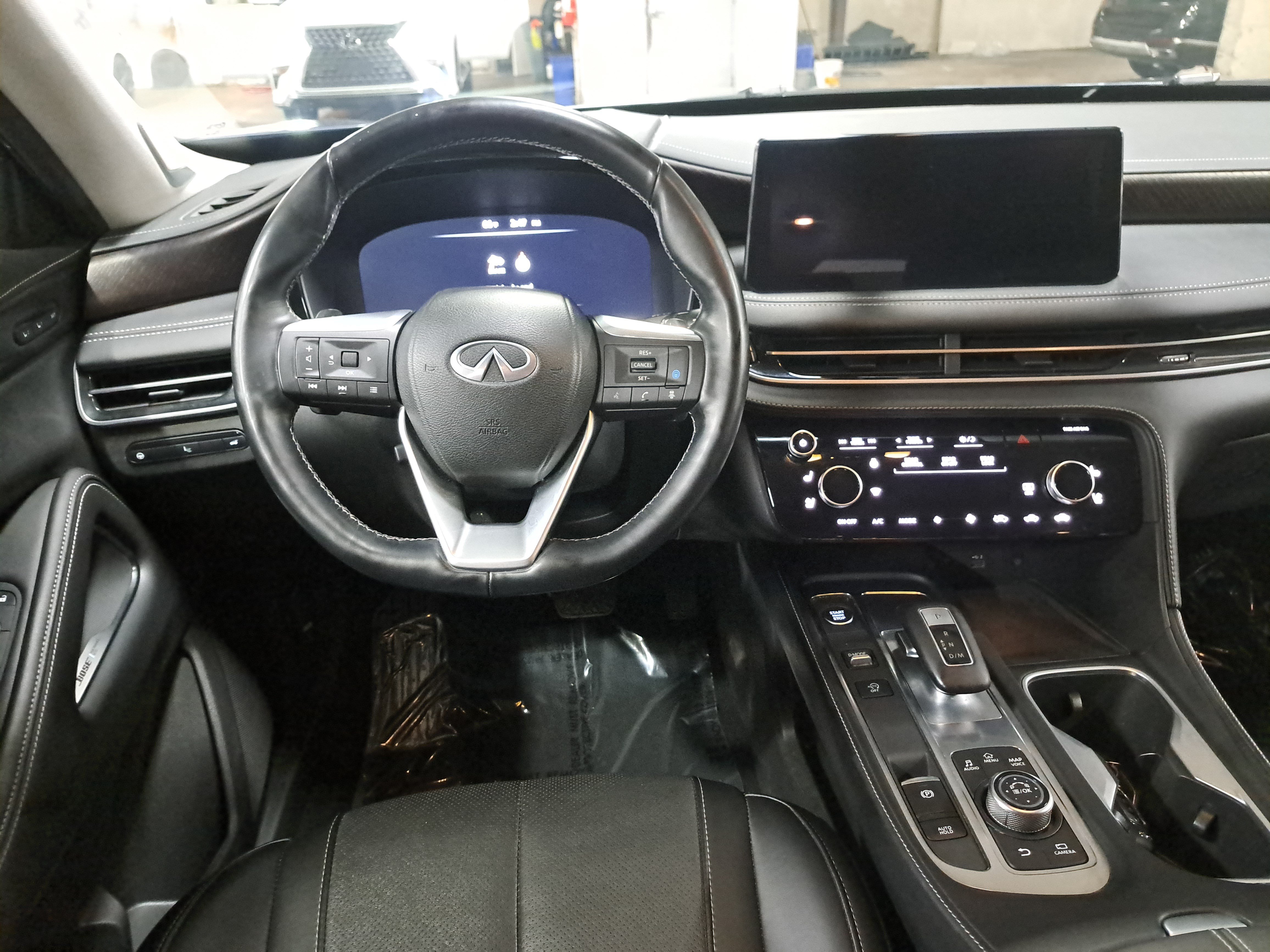 Used 2023 INFINITI QX60 Sensory w/ Vision Package AWD/4WD image 16