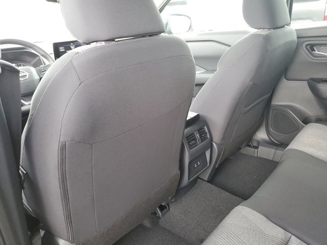 New 2026 Nissan Rogue SV w/ Cold Weather Package AWD/4WD image 18