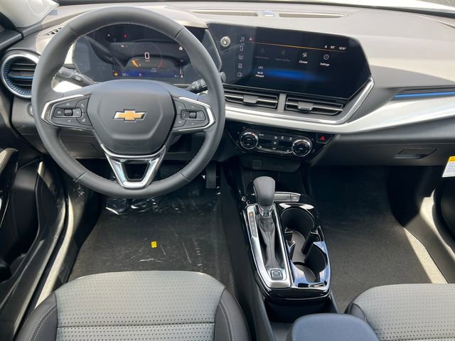 New 2026 Chevrolet Trax LT w/ LT Convenience Package FWD image 2