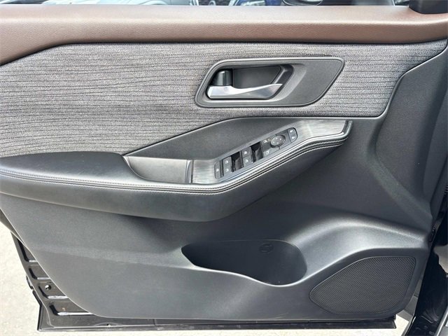 Certified 2023 Nissan Rogue SV image 17