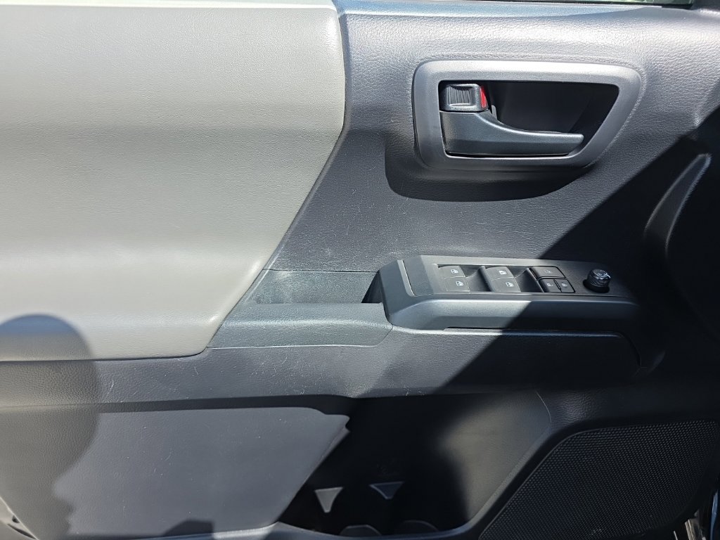 Certified 2021 Toyota Tacoma SR AWD/4WD image 12
