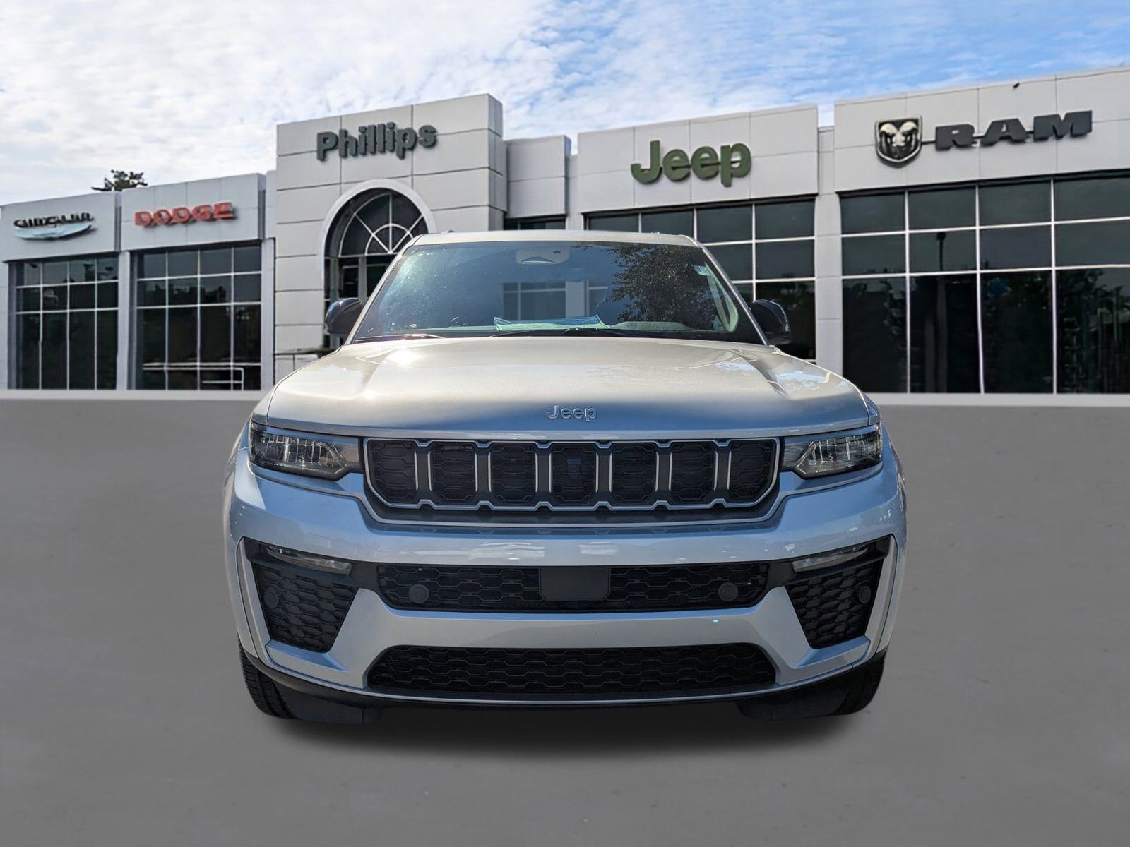 New 2026 Jeep Grand Cherokee Limited w/ Luxury Tech Group II image 8