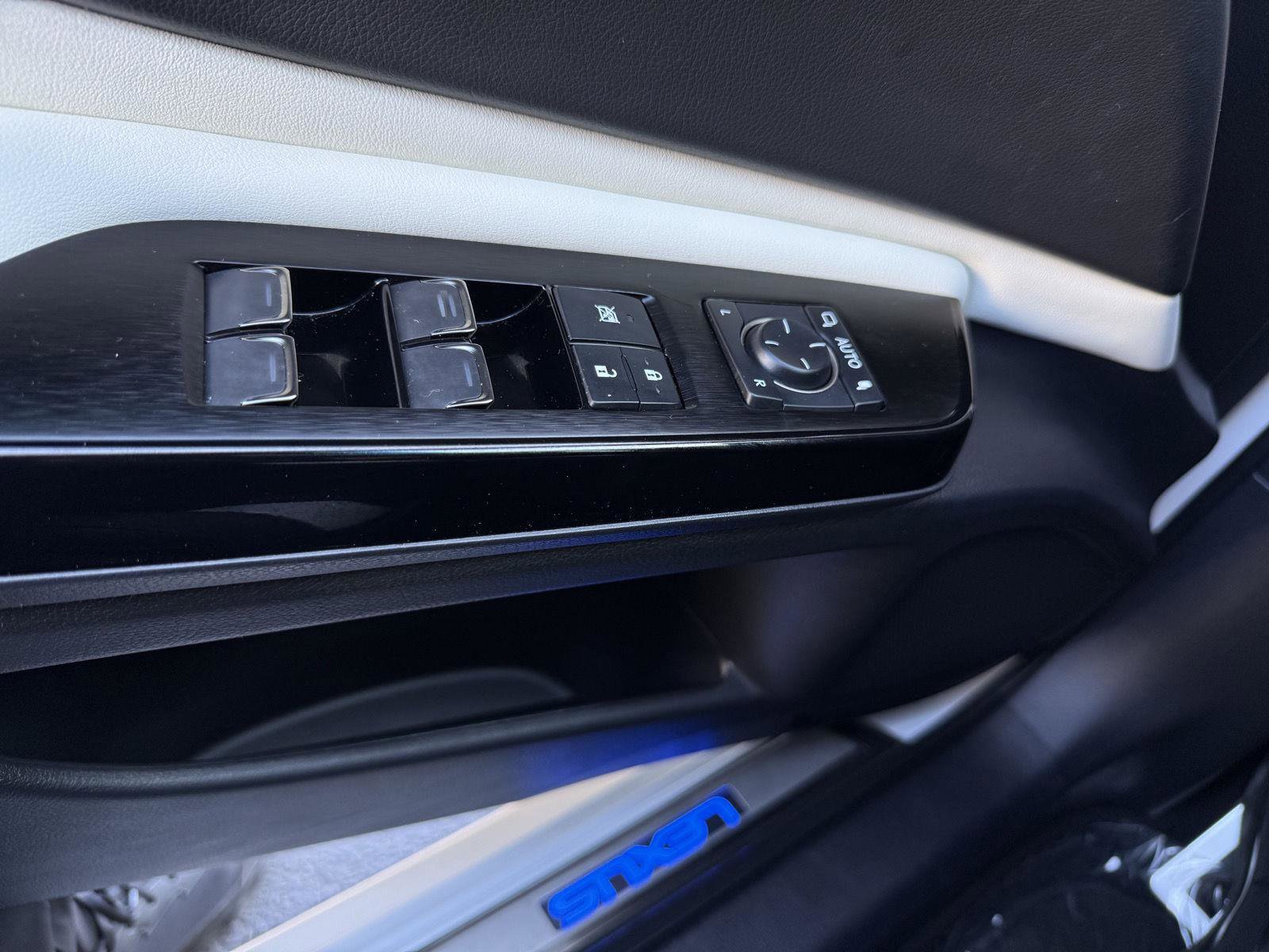 Used 2024 Lexus ES 300h F Sport FWD image 17