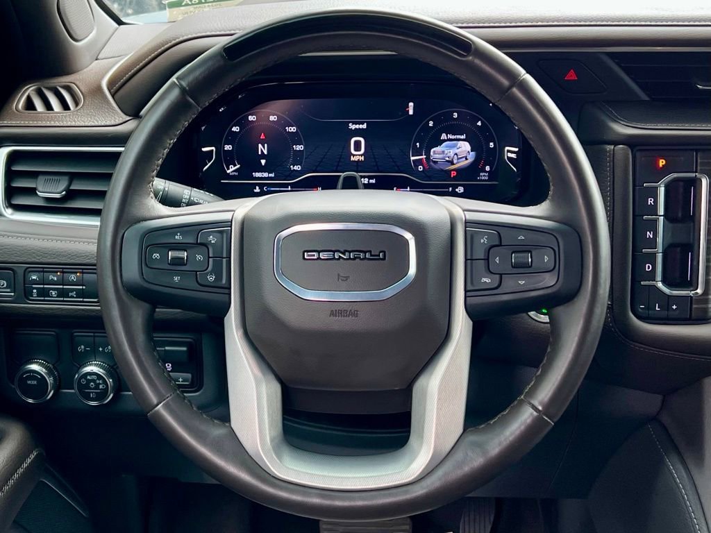 Used 2024 GMC Yukon XL Denali w/ Advanced Technology Package image 27