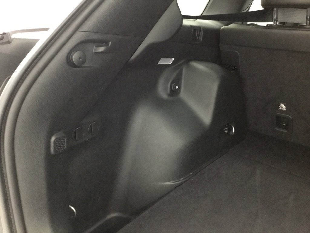 Used 2019 Jeep Cherokee Latitude Plus w/ Cold Weather Group AWD/4WD image 41