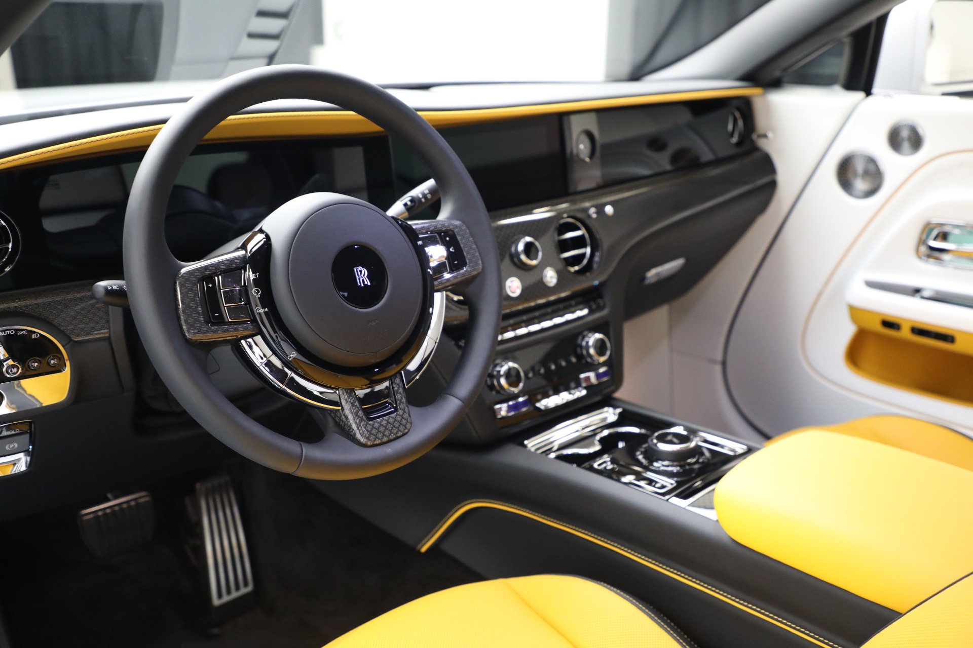 Certified 2025 Rolls-Royce Spectre Black Badge image 15