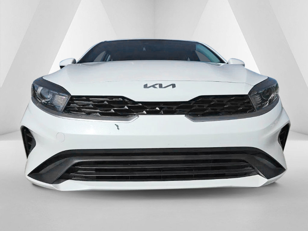 Used 2024 Kia Forte LXS FWD image 3