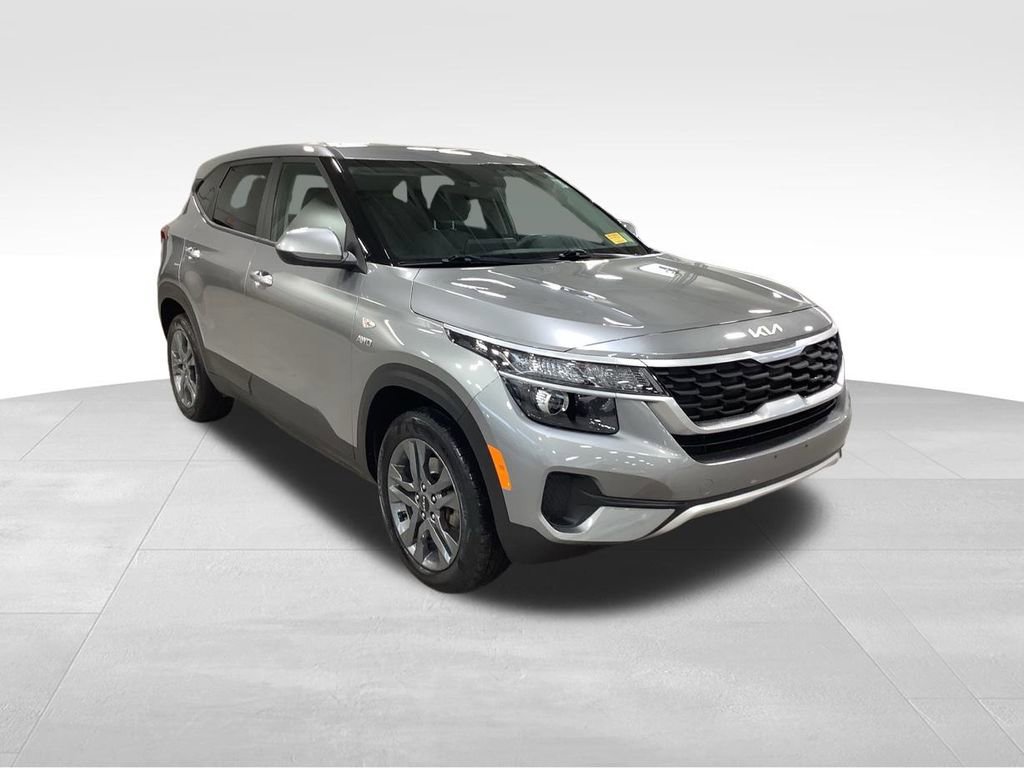 Certified 2023 Kia Seltos LX image 4