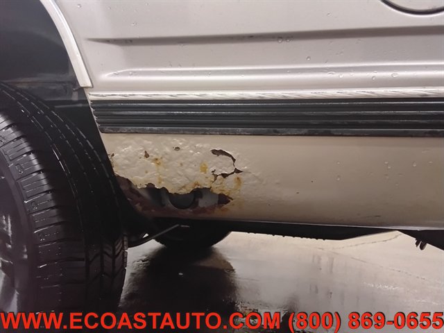 Used 1999 Chevrolet Suburban 4WD w/ Preferred Equipment Group 3 image 19
