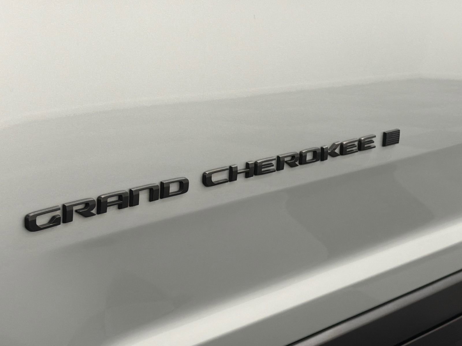 Used 2023 Jeep Grand Cherokee L Limited w/ Luxury Tech Group II image 15