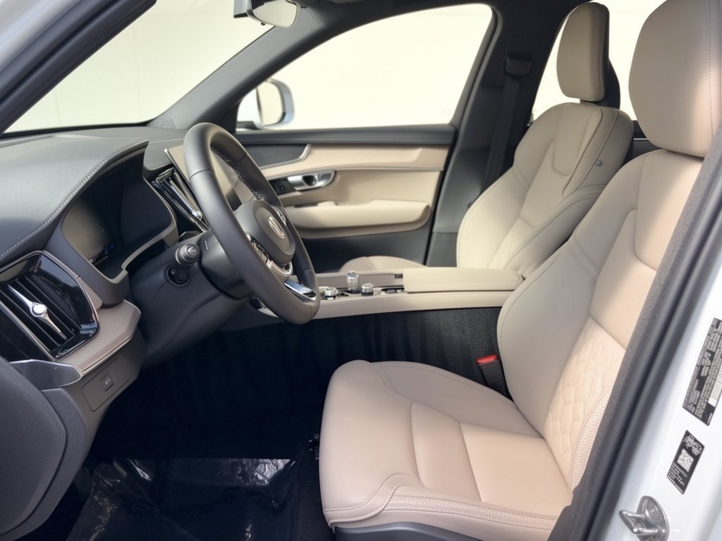 Certified 2026 Volvo XC90 B6 Plus w/ Protection Package Premier AWD/4WD image 5