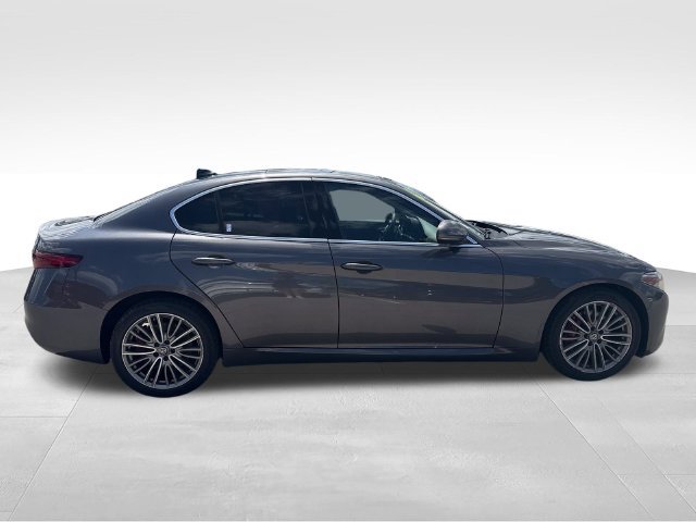 Used 2018 Alfa Romeo Giulia Ti w/ Quick Order Package 22X Lusso AWD/4WD image 6