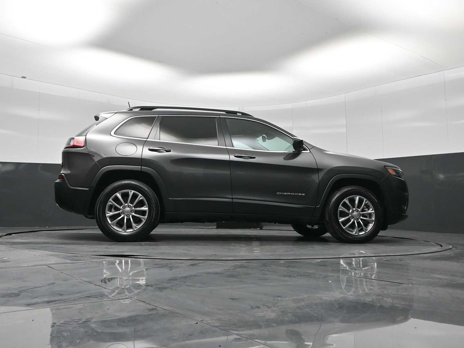 Used 2022 Jeep Cherokee Latitude Lux w/ Sun & Sound Group image 25
