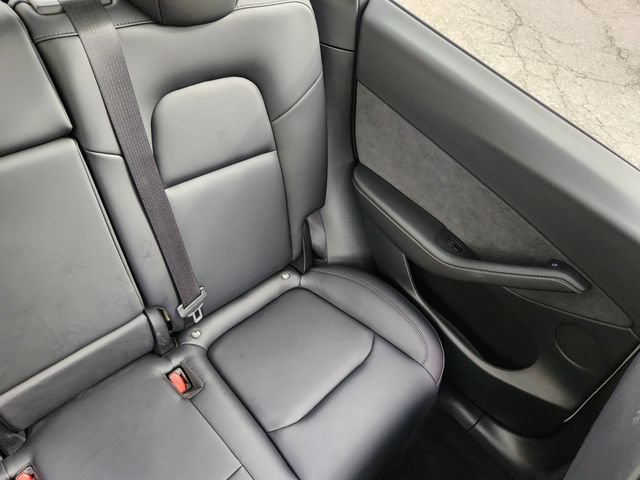 Used 2022 Tesla Model Y Long Range AWD/4WD image 16