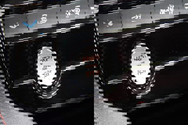 Used 2017 Jaguar F-PACE S image 17