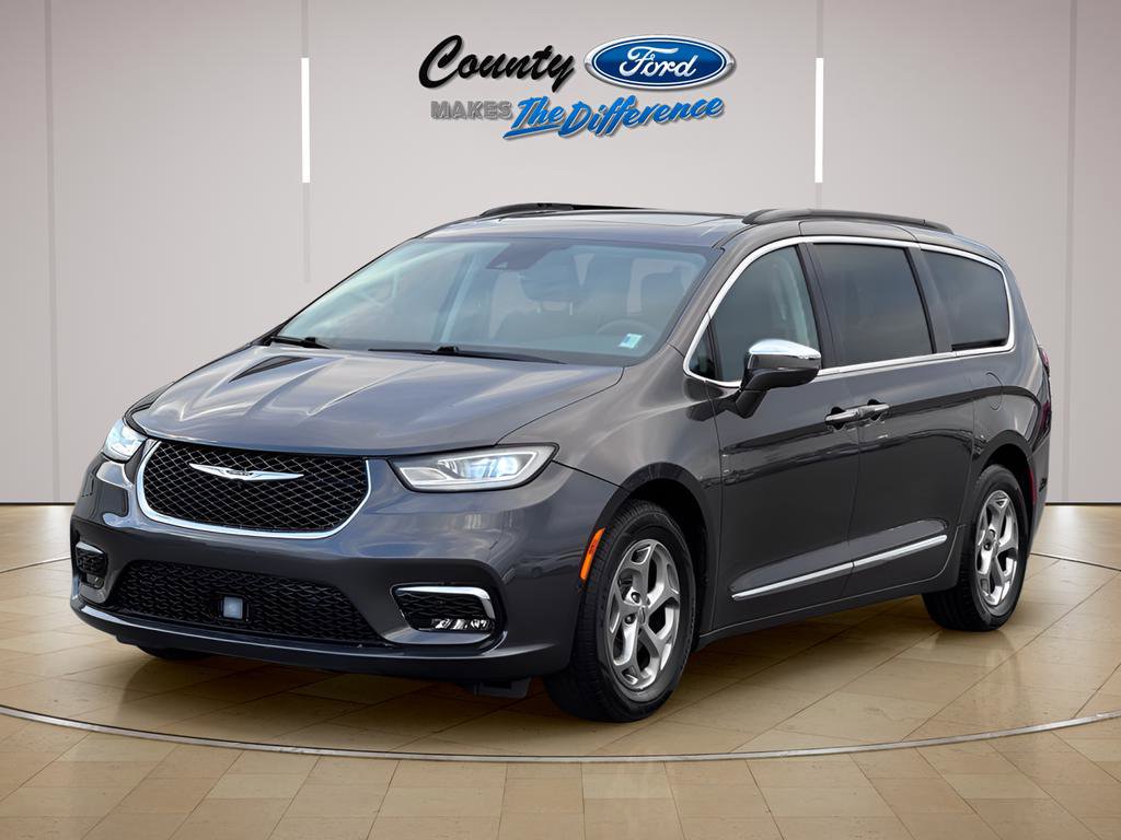 Used 2022 Chrysler Pacifica Limited FWD image 2