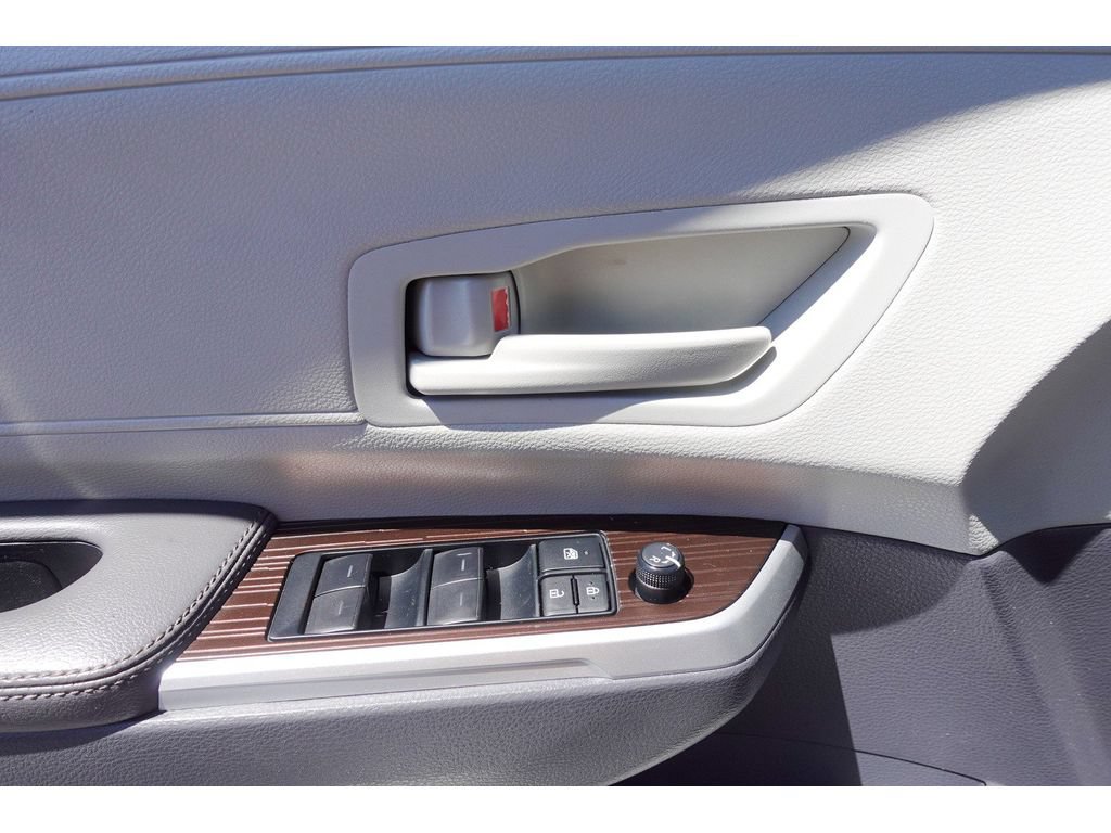 Certified 2023 Toyota Sienna LE FWD image 13