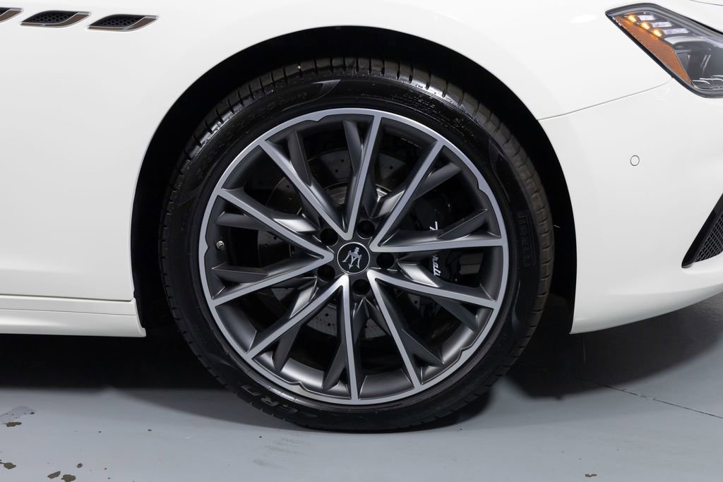 Used 2023 Maserati Ghibli Modena image 16