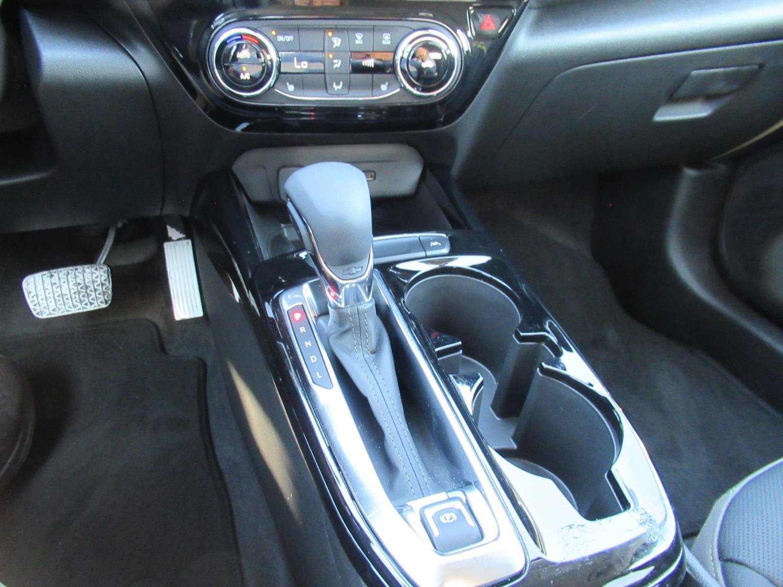 Used 2025 Chevrolet Trax ACTIV w/ Sunroof Package FWD image 26
