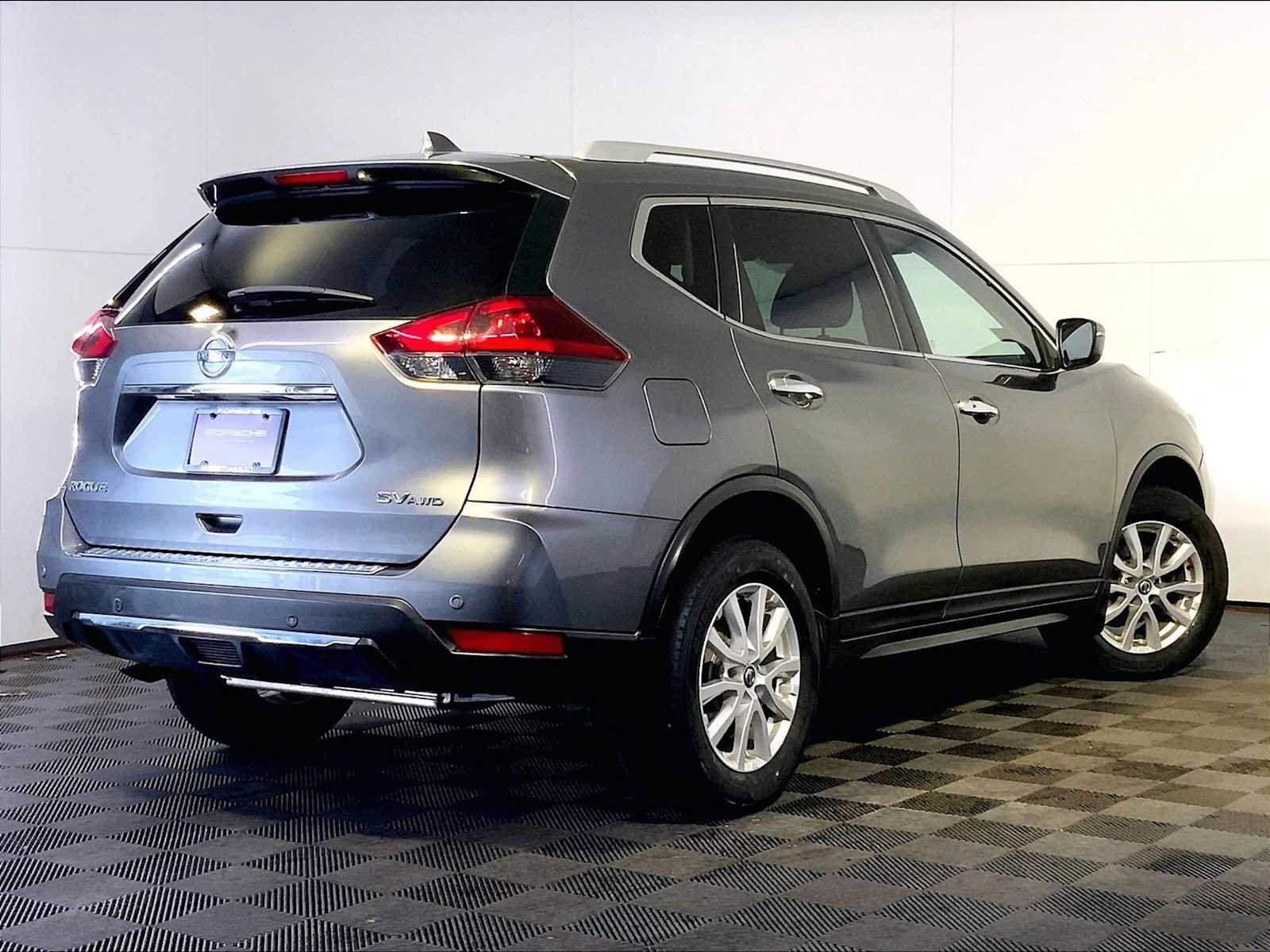 Used 2019 Nissan Rogue SV AWD/4WD image 7