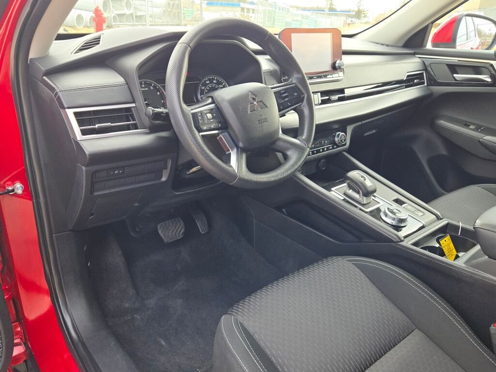 Used 2022 Mitsubishi Outlander ES image 20