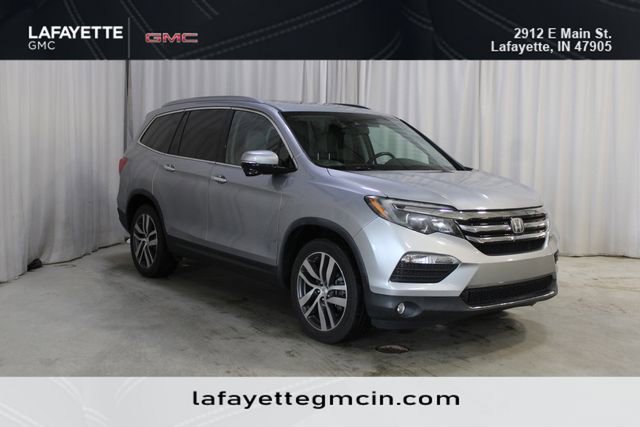 Used 2017 Honda Pilot Touring image 1