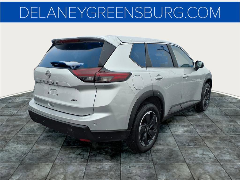 Used 2025 Nissan Rogue SV image 3