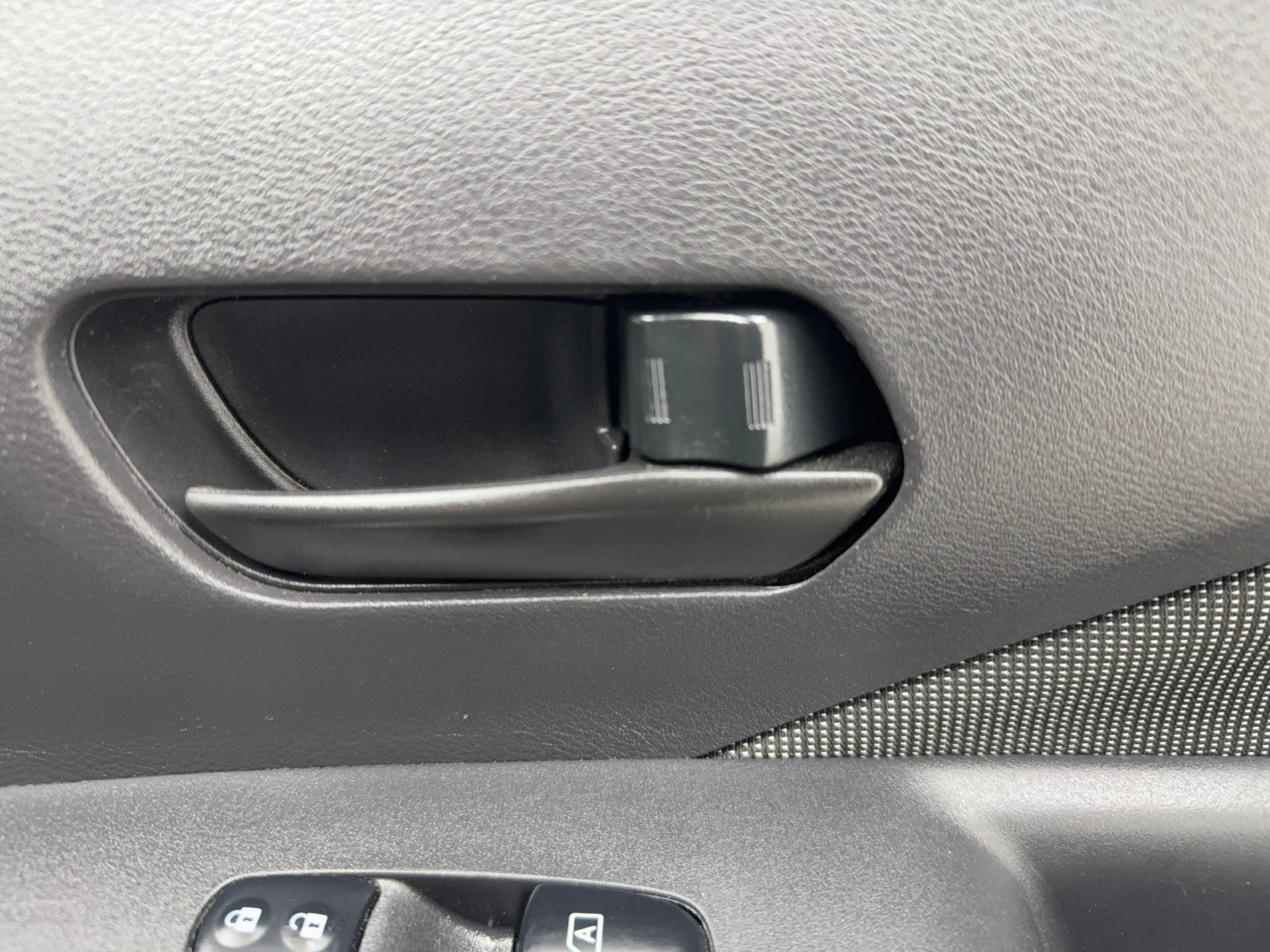 Used 2020 Nissan Kicks S FWD image 36