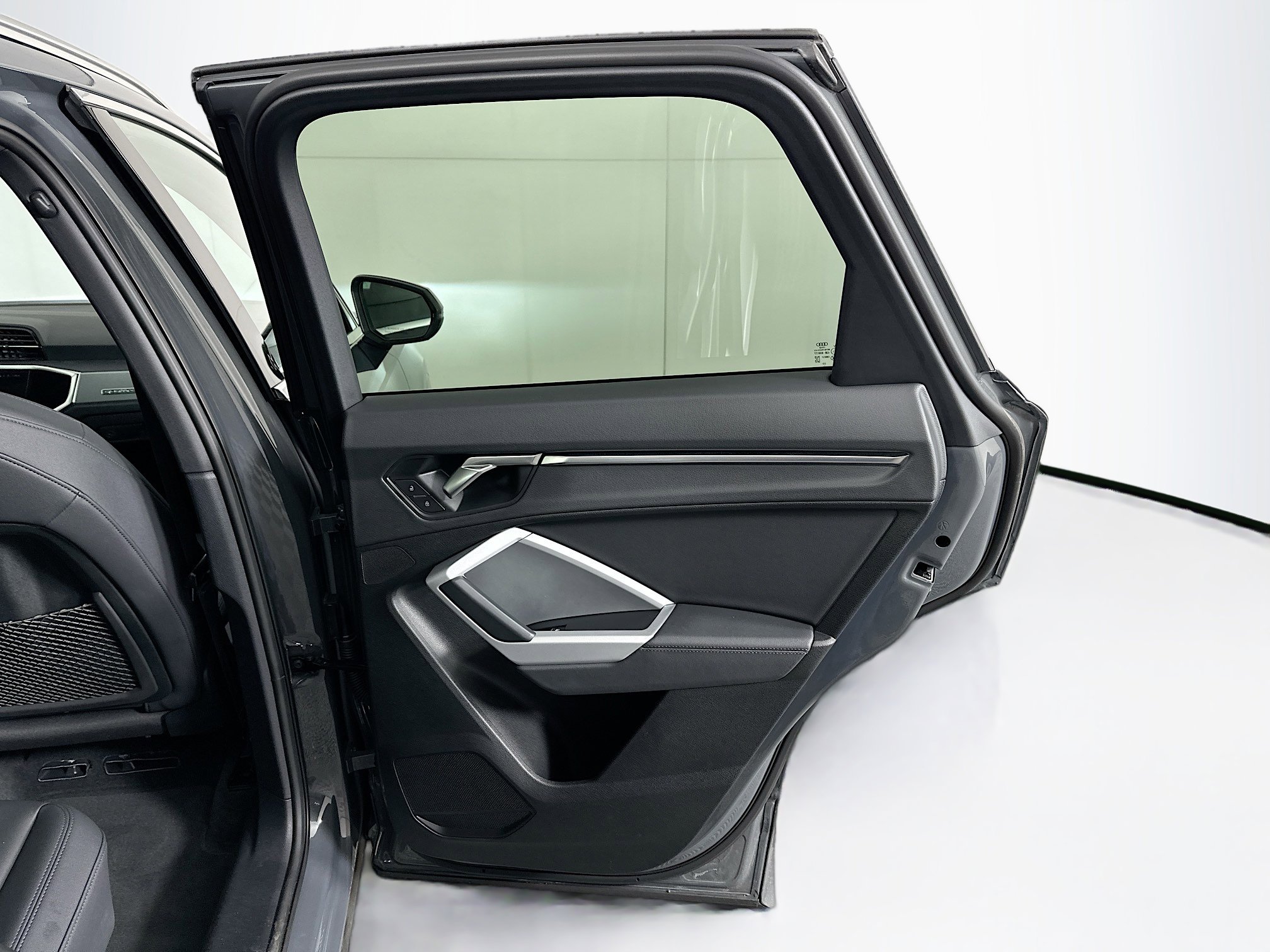 Used 2023 Audi Q3 2.0T Premium w/ Convenience Package image 30